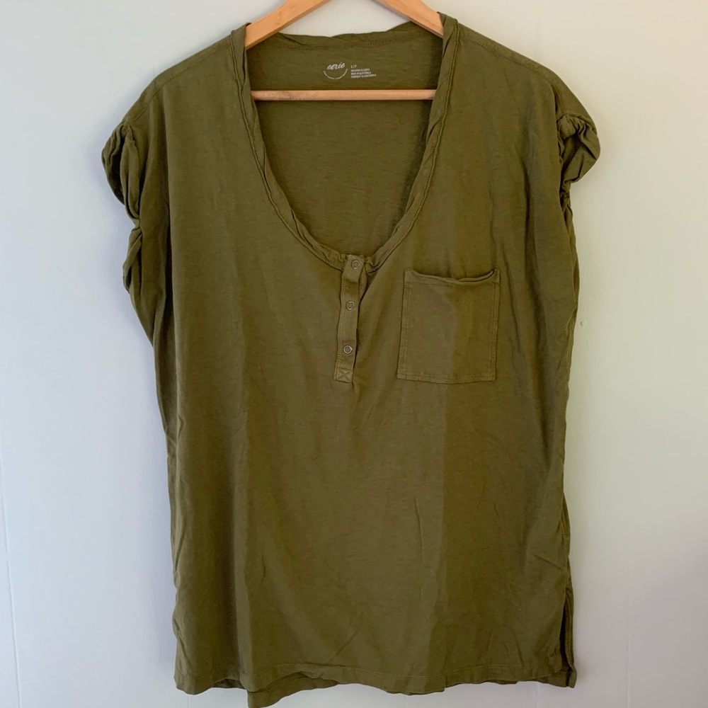 American Eagle tee